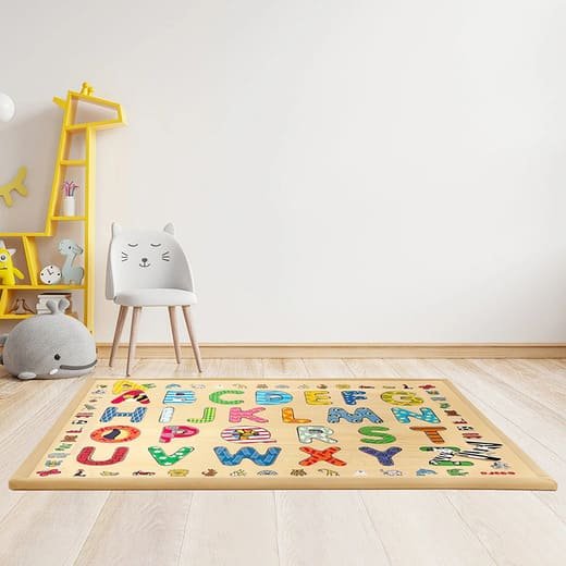Tapete infantil personalizado com estampa de alfabeto